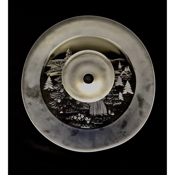 Mikasa Christmas Story, Frosted Glass Cake Stand/Torte Plate, 13 Inches - Picture 8 of 8